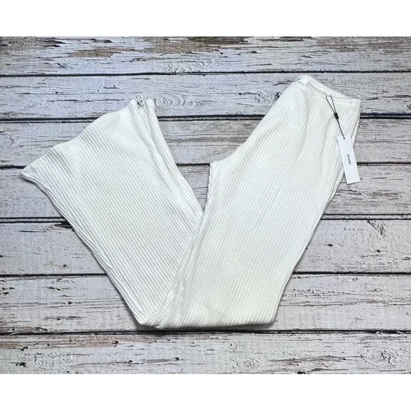 Joah Brown Fitted Mini Flare Pant Natural Ivory Luxe Ribbed Knit Size M/L‎ USA